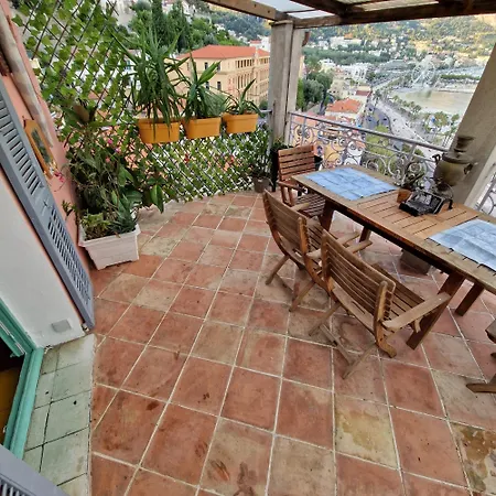 Le Coeur De La Vieille Tatil Evi Menton