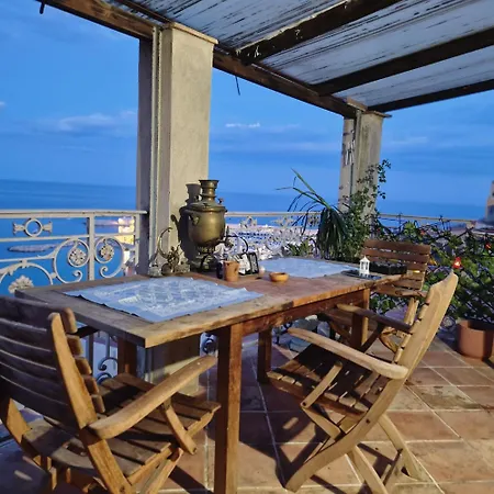 Le Cœur De La Vieille Menton