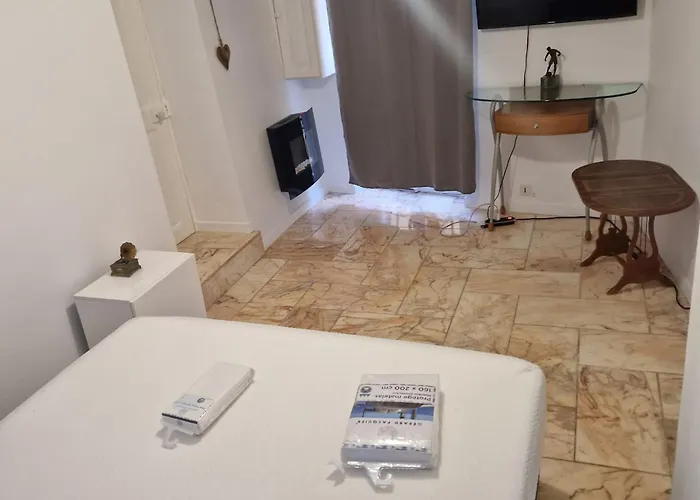 Le Coeur De La Vieille בית נופש מנטון